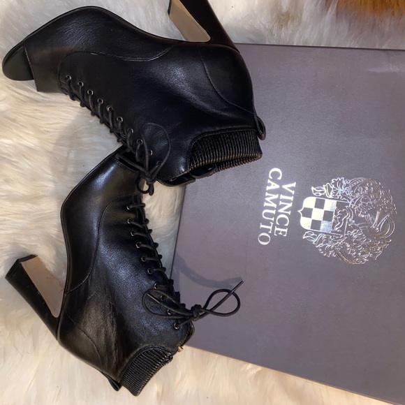 Shoes/Booties - Picture 9 of 10